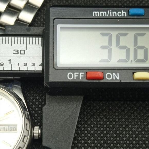 Vintage 1987 Citizen Automatic Mens Silver Watch W/daydate & Gold accents - Picture 7 of 8